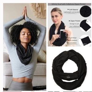NIB Beyond Yoga infinity scarf with zipper pocket